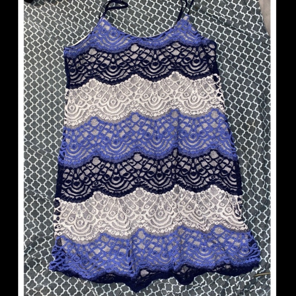 Super cute dress . No flaws